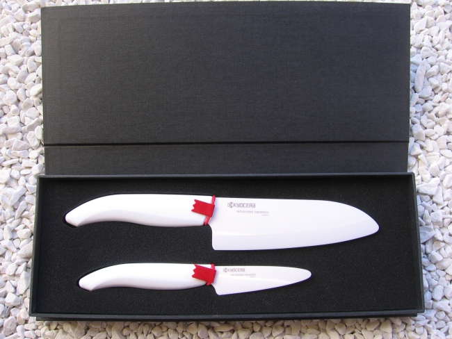 Kyocera Geschenkset FK-2PC WH-WH Gen-Serie - Santoku- und Obstmesser - Griff in Fb. weiß (k1610W)
